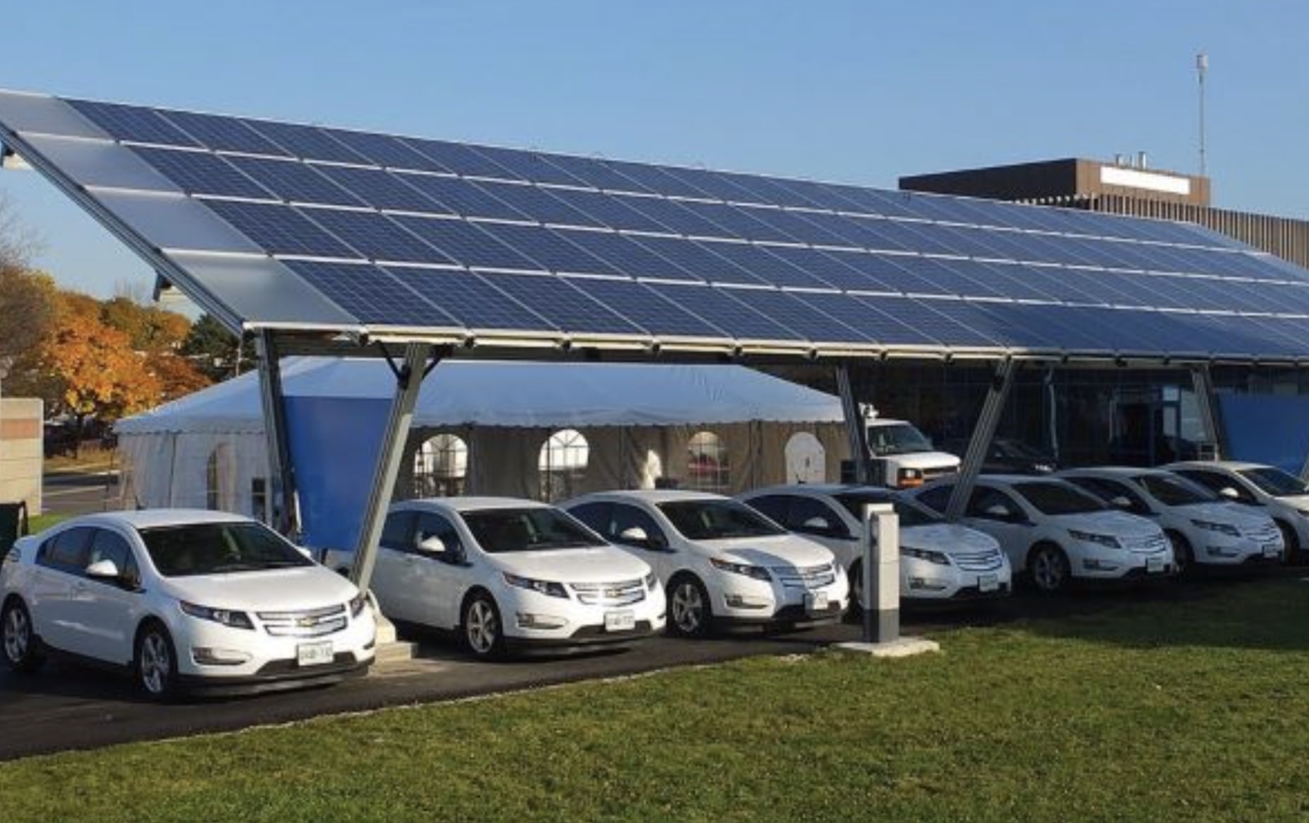 Run your EV at zero fuel cost with a Solar Rooftop System – The Future of Green Mobility